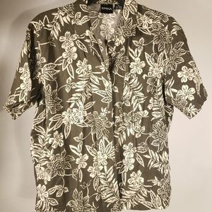 Hawaiian. Vintage. Short sleeve.  Button down.